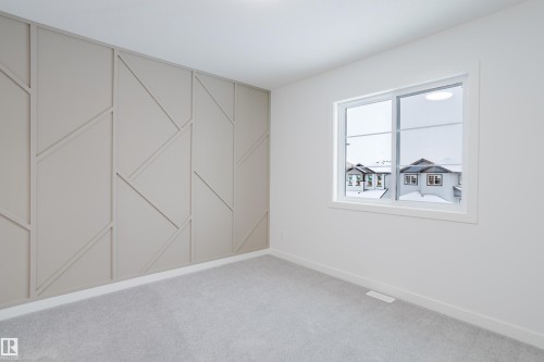 942 18 Avenue, Edmonton, AB - Indoor Photo Showing Other Room