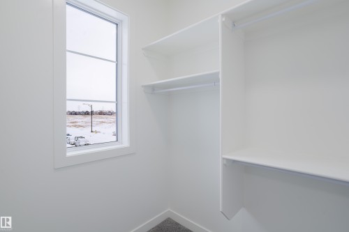942 18 Avenue, Edmonton, AB - Indoor With Storage