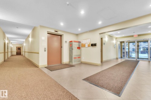 407 17407 99 Avenue, Edmonton, AB - Indoor Photo Showing Other Room