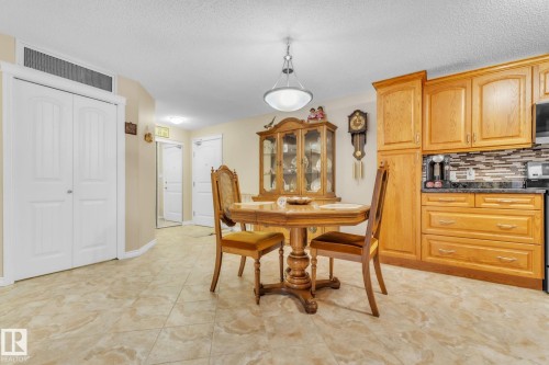 407 17407 99 Avenue, Edmonton, AB - Indoor Photo Showing Dining Room
