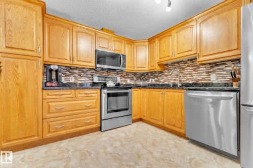 407 17407 99 Avenue, Edmonton, AB - Indoor Photo Showing Kitchen