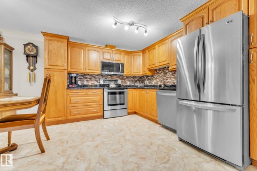 407 17407 99 Avenue, Edmonton, AB - Indoor Photo Showing Kitchen