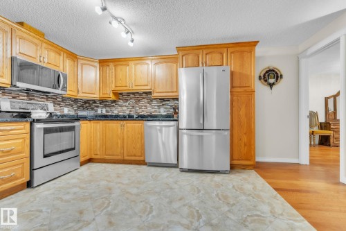 407 17407 99 Avenue, Edmonton, AB - Indoor Photo Showing Kitchen With Upgraded Kitchen