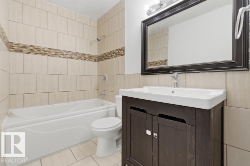 196 Roseland Village, Edmonton, AB - Indoor Photo Showing Bathroom