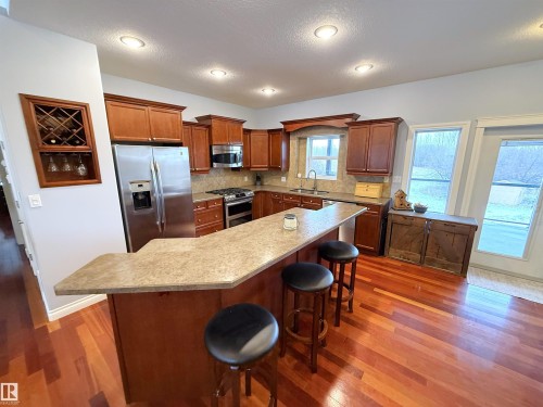 2A 1319 Twp Rd 510, Rural Parkland County, AB - Indoor Photo Showing Kitchen
