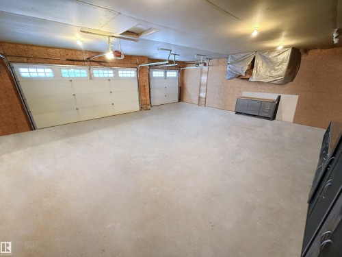 2A 1319 Twp Rd 510, Rural Parkland County, AB - Indoor Photo Showing Garage