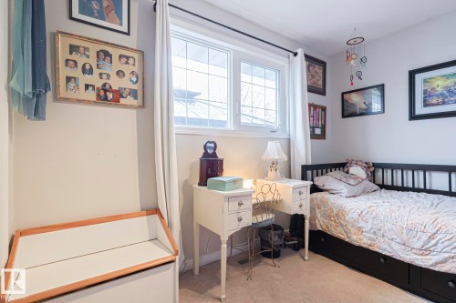 4032 77 Street, Edmonton, AB - Indoor Photo Showing Bedroom