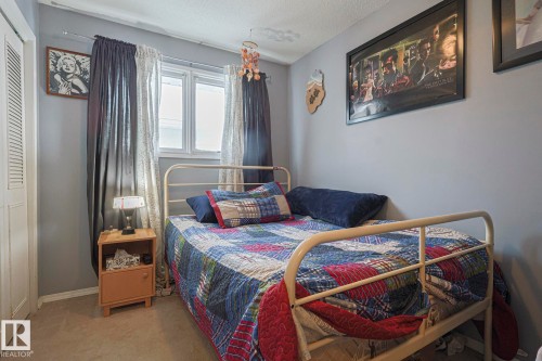 4032 77 Street, Edmonton, AB - Indoor Photo Showing Bedroom
