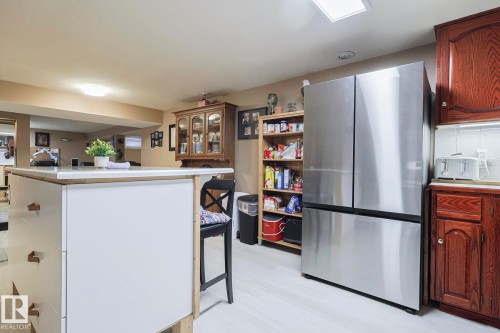 4032 77 Street, Edmonton, AB - Indoor