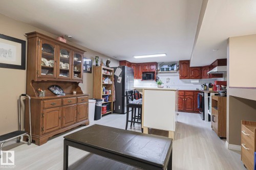 4032 77 Street, Edmonton, AB - Indoor