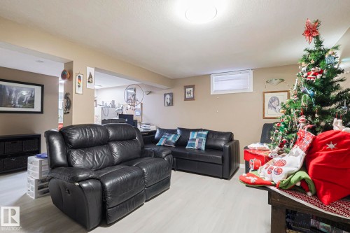 4032 77 Street, Edmonton, AB - Indoor Photo Showing Other Room