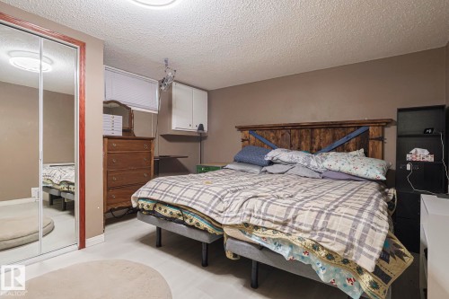 4032 77 Street, Edmonton, AB - Indoor Photo Showing Bedroom