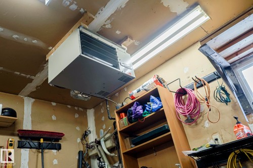 4032 77 Street, Edmonton, AB - Indoor Photo Showing Other Room