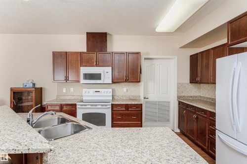 14 7510 89 Street, Edmonton, AB - Indoor Photo Showing Kitchen With Double Sink