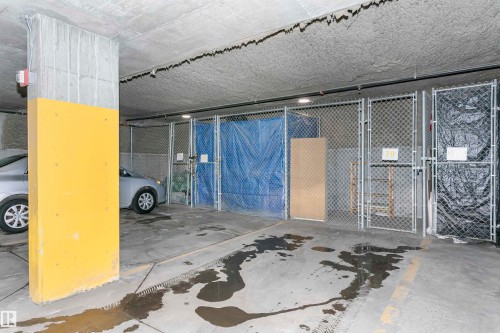 14 7510 89 Street, Edmonton, AB - Indoor Photo Showing Garage