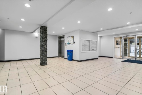 406 9523 160 Avenue, Edmonton, AB - Indoor Photo Showing Other Room