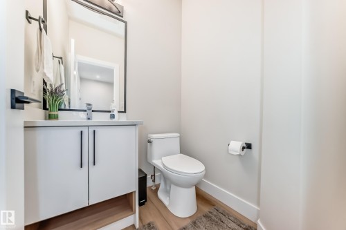 520 Bluff Lane, Leduc, AB - Indoor Photo Showing Bathroom
