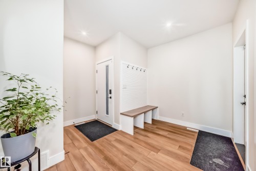 520 Bluff Lane, Leduc, AB - Indoor Photo Showing Other Room