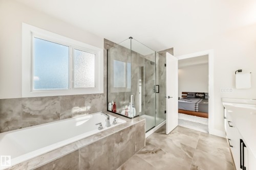 520 Bluff Lane, Leduc, AB - Indoor Photo Showing Bathroom