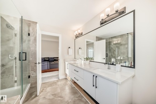 520 Bluff Lane, Leduc, AB - Indoor Photo Showing Bathroom