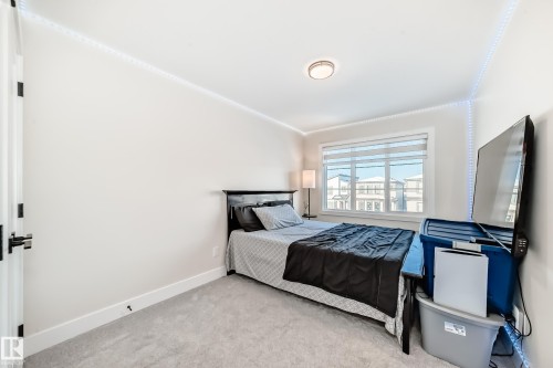 520 Bluff Lane, Leduc, AB - Indoor Photo Showing Bedroom