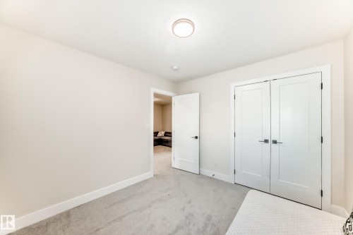 520 Bluff Lane, Leduc, AB - Indoor Photo Showing Other Room