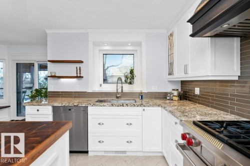 912 110A Street Nw, Edmonton, AB - Indoor Photo Showing Kitchen