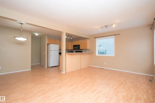 111 230 Edwards Drive, Edmonton, AB - Indoor Photo Showing Kitchen
