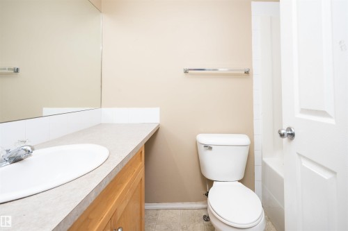 111 230 Edwards Drive, Edmonton, AB - Indoor Photo Showing Bathroom