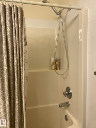 336 9525 162 Avenue, Edmonton, AB - Indoor Photo Showing Bathroom