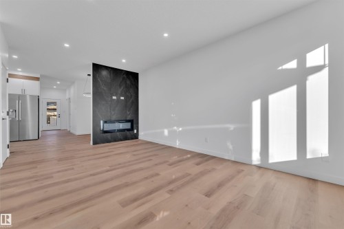 9652 63 Ave, Edmonton, AB - Indoor Photo Showing Other Room
