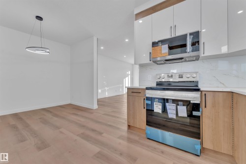 9652 63 Ave, Edmonton, AB - Indoor Photo Showing Kitchen