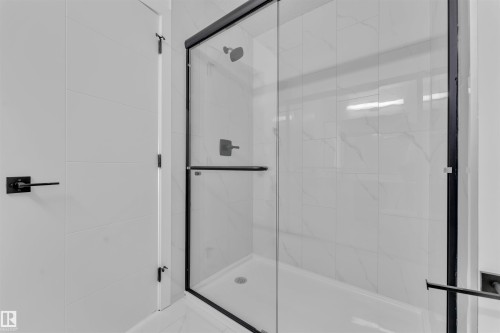 9652 63 Ave, Edmonton, AB - Indoor Photo Showing Bathroom