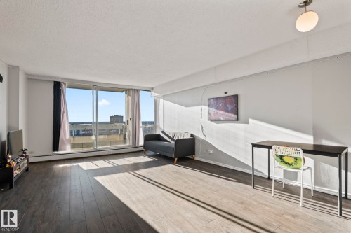 1904 10883 Saskatchewan Drive, Edmonton, AB - Indoor Photo Showing Living Room