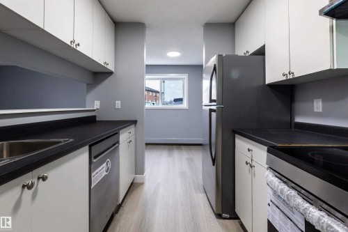 119 600 Kirkness Road, Edmonton, AB - Indoor Photo Showing Kitchen