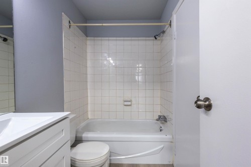 119 600 Kirkness Road, Edmonton, AB - Indoor Photo Showing Bathroom