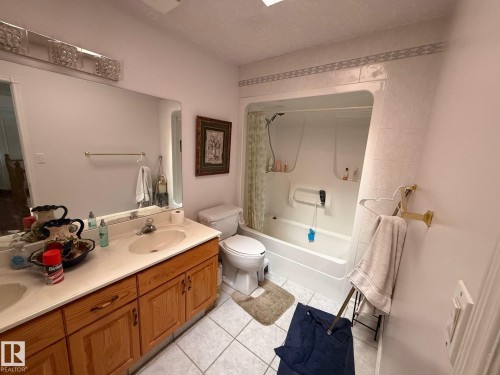 10644 155 Street, Edmonton, AB - Indoor Photo Showing Bathroom