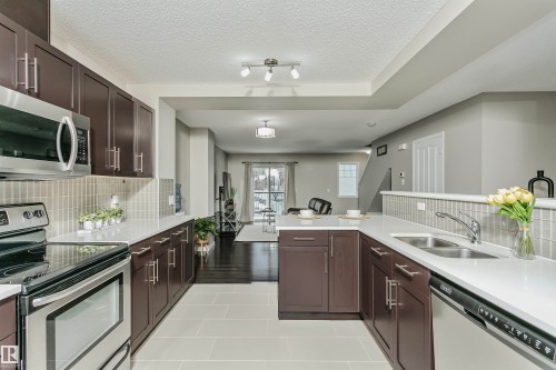 38 460 Hemingway Road, Edmonton, AB - Indoor Photo Showing Kitchen With Double Sink With Upgraded Kitchen