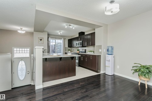 38 460 Hemingway Road, Edmonton, AB - Indoor Photo Showing Kitchen