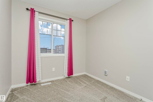 38 460 Hemingway Road, Edmonton, AB - Indoor Photo Showing Other Room