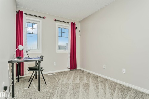 38 460 Hemingway Road, Edmonton, AB - Indoor Photo Showing Other Room