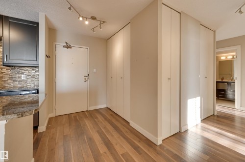 406 12141 Jasper Avenue, Edmonton, AB - Indoor Photo Showing Other Room