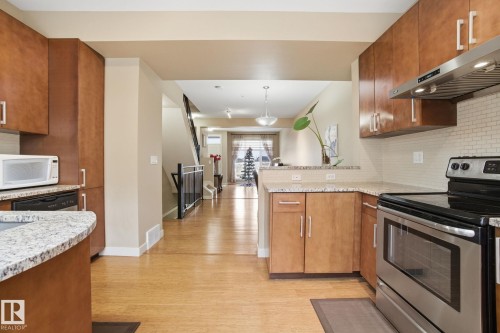 1633 Cunningham Way, Edmonton, AB - Indoor Photo Showing Kitchen