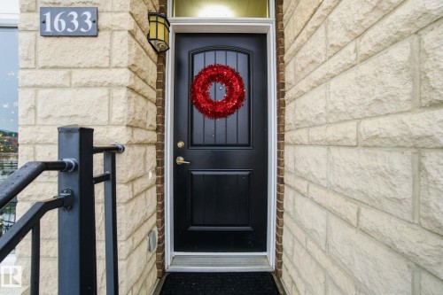 1633 Cunningham Way, Edmonton, AB - Outdoor With Exterior