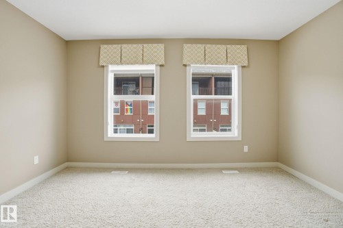 1633 Cunningham Way, Edmonton, AB - Indoor Photo Showing Other Room
