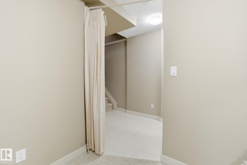 1633 Cunningham Way, Edmonton, AB - Indoor Photo Showing Other Room