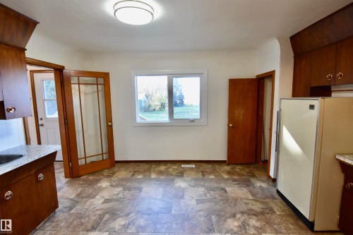 60110 Rr 140, Rural Smoky Lake County, AB - Indoor Photo Showing Kitchen