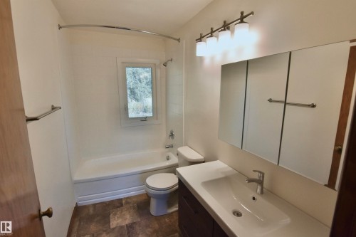 60110 Rr 140, Rural Smoky Lake County, AB - Indoor Photo Showing Bathroom