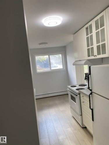 6 11245 31 Avenue, Edmonton, AB - Indoor Photo Showing Kitchen