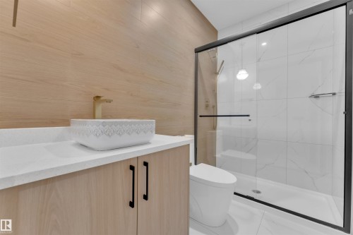 230 Linden Loop, Leduc, AB - Indoor Photo Showing Bathroom
